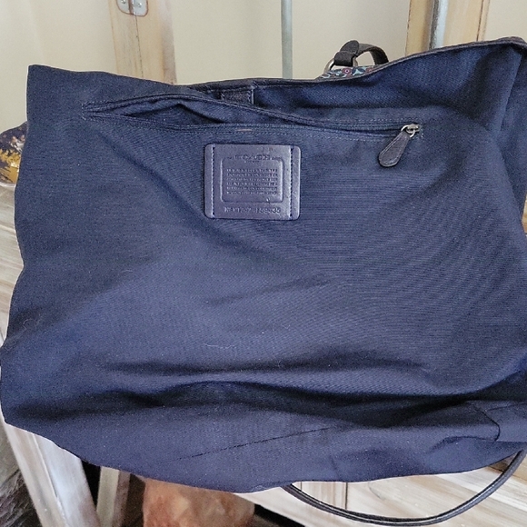 Coach Ranch Floral Navy  Flo Tote Bag - Picture 7 of 11